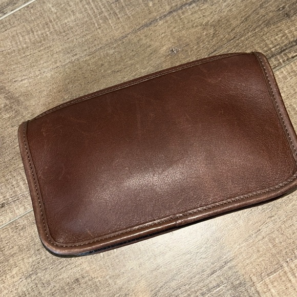 COACH VINTAGE LEATHER MAKE-UP BAG BROWN - Picture 3 of 6